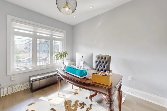 Additional image 12 of 92 Holt Dr