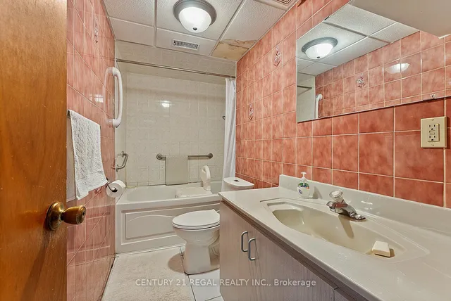 Additional image 36 of 248 Fairglen Ave