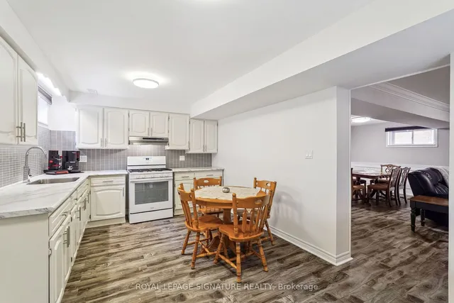 Additional image 32 of 38 Larchmere Ave