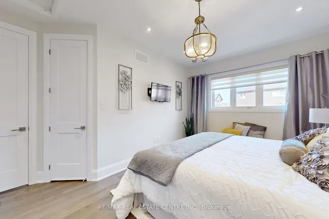 Additional image 15 of 92 Holt Dr