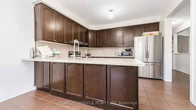 Additional image 12 of 4 FOSSIL St