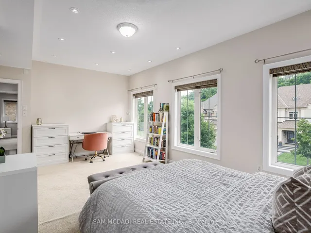 Additional image 29 of 7 Canis St