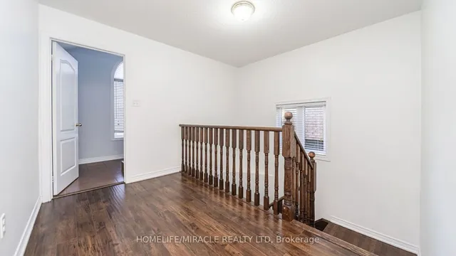 Additional image 33 of 4 FOSSIL St