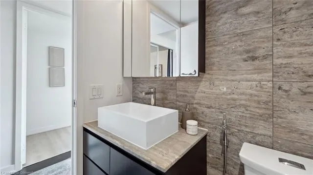 Additional image 33 of 10 Capreol Crt Unit 612