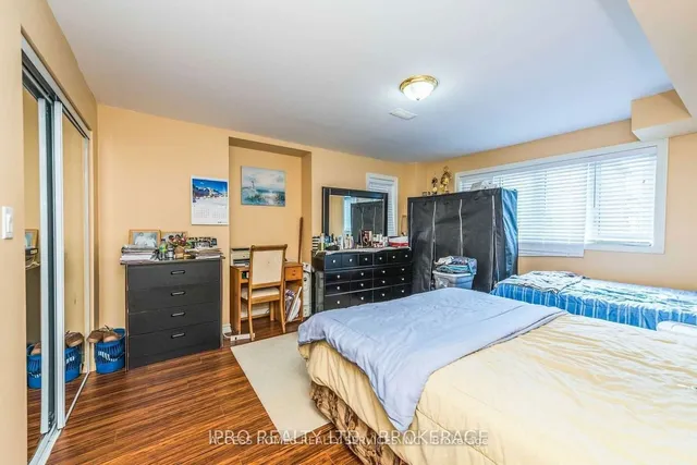 Additional image 34 of 88 Lola Cres