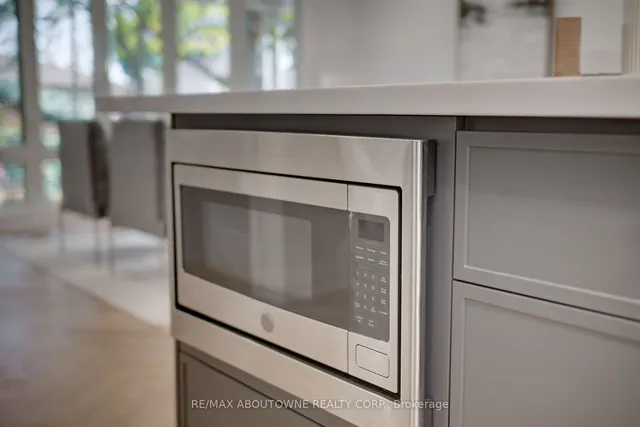 Additional image 17 of 2435 Cyprus Ave