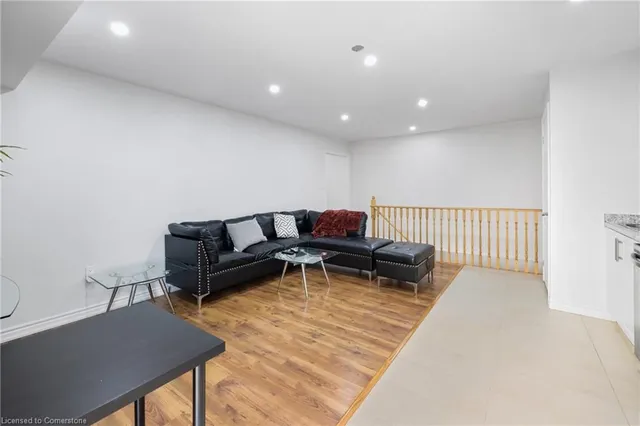 Additional image 27 of 495 Queen Mary Dr