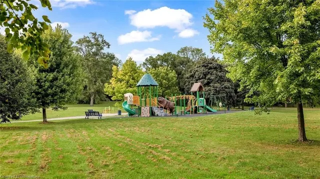 Additional image 32 of 10 Highland Trail