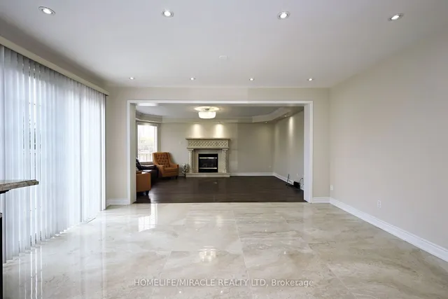 Additional image 13 of 8 Nelly Crt