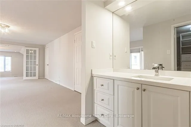 Additional image 21 of 398 BARCLAY Cres