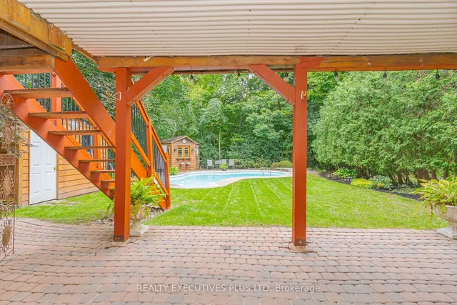 Additional image 32 of 8 Lombardy Cres