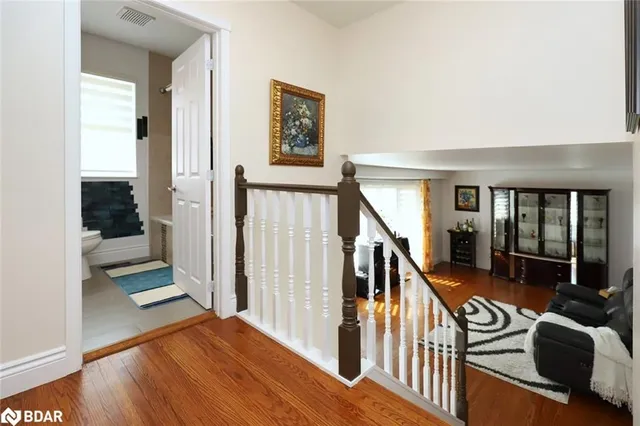 Additional image 20 of 32 Coniston Ave