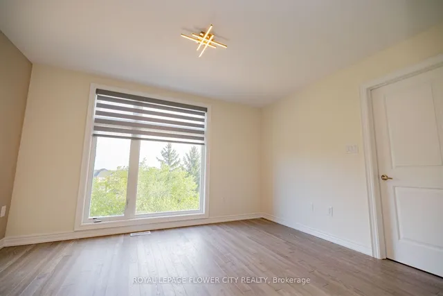 Additional image 25 of 38 Queenpost Dr