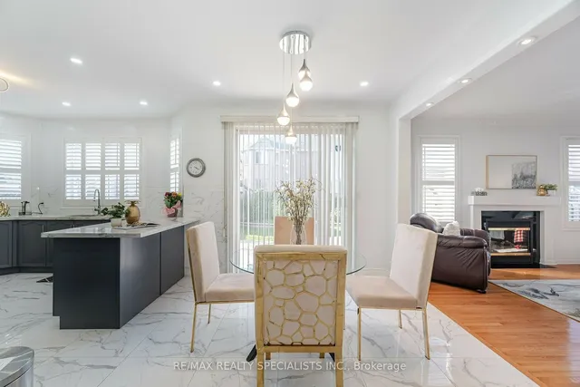 Additional image 12 of 30 Latania Blvd