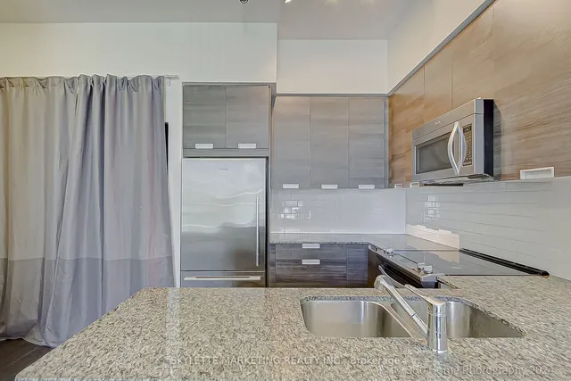 Additional image 17 of 55 Eglinton Ave Unit 111