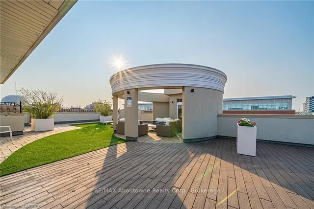 Additional image 27 of 216 OAK PARK Blvd Unit 226