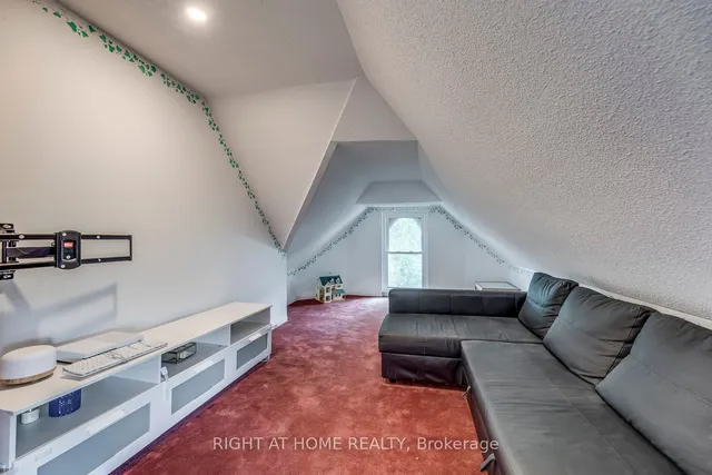 Additional image 37 of 118 Main St