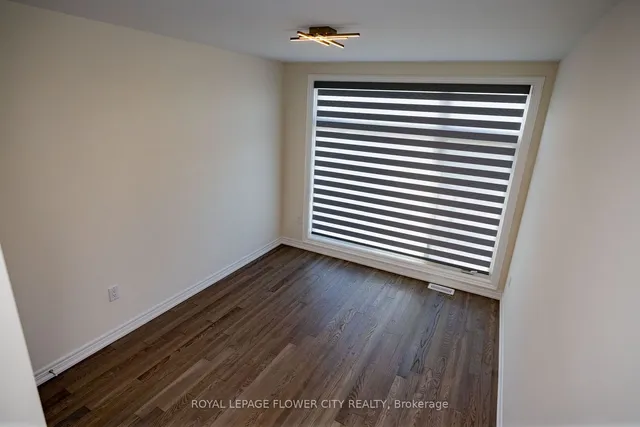 Additional image 34 of 38 Queenpost Dr