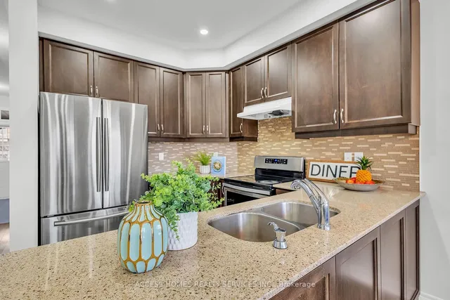 Additional image 15 of 100 Padbury Tr