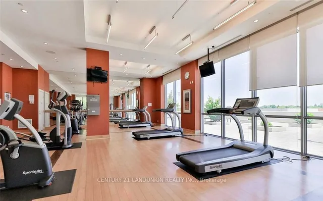 Additional image 17 of 151 Village Green Sq Unit 1401