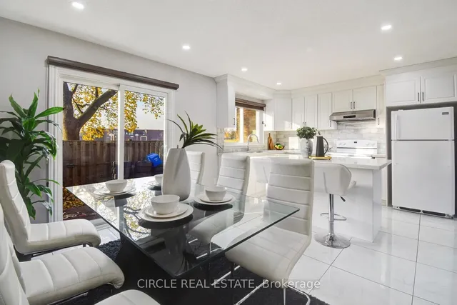 Additional image 11 of 900 Central Park Dr Unit 30