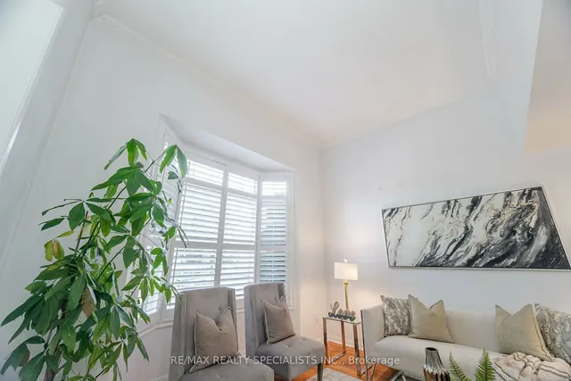 Additional image 7 of 30 Latania Blvd