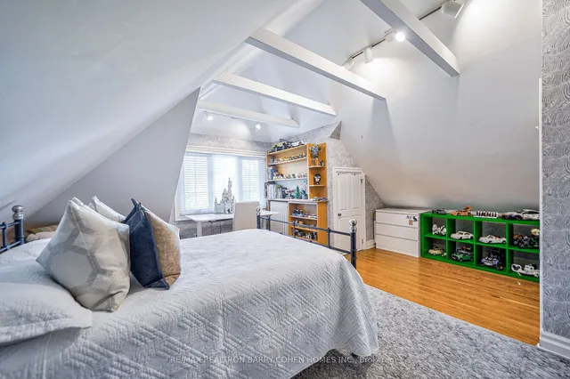 Additional image 25 of 115 Glenview Ave