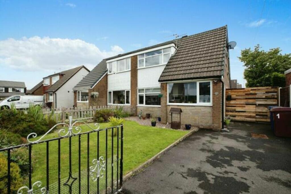 Primary image of Rossall Close, Burnley, BB12
