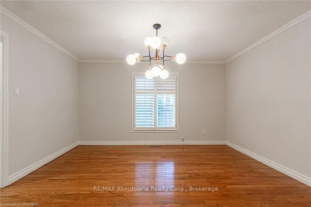 Additional image 14 of 398 BARCLAY Cres