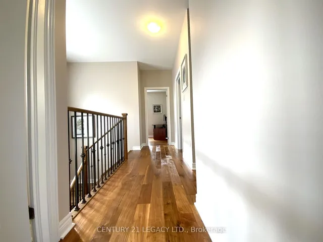 Additional image 18 of 115 Kaitting Tr