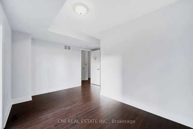 Additional image 15 of 2122 Royal Gala Circ