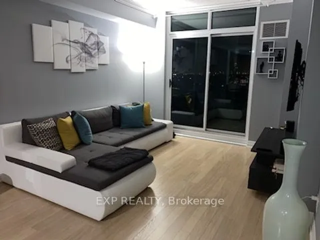 Additional image 4 of 100 John St Unit 703