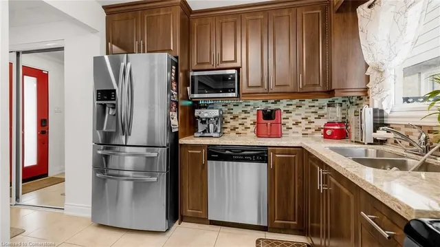 Additional image 12 of 10 Highland Trail