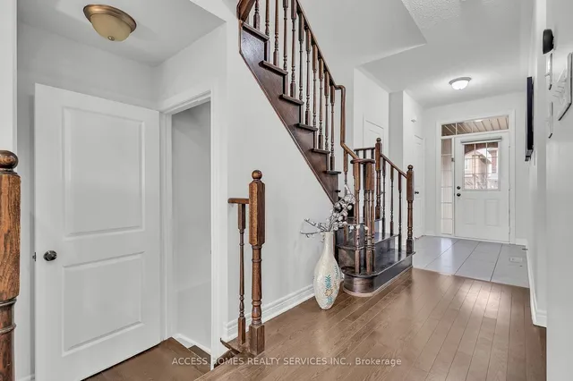 Additional image 7 of 100 Padbury Tr