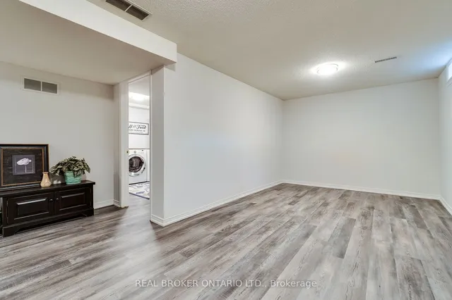 Additional image 33 of 1501 Upper Middle Rd Unit 3