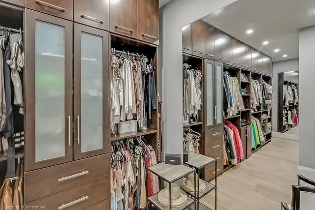 Additional image 23 of 136 Avondale Crt