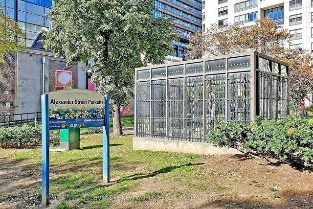 Additional image 40 of 501 Yonge St Unit 4207