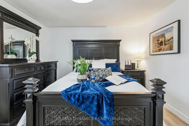 Additional image 32 of 2359 Malcolm Cres