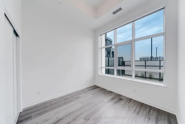 Additional image 14 of 405 Dundas St Unit 102