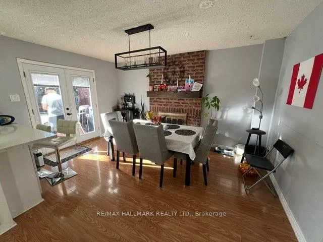 Additional image 31 of 49 Halfmoon Sq