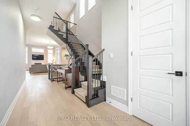 Additional image 19 of 1507 Lakeport Cres
