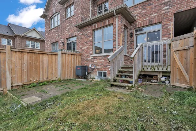 Additional image 38 of 100 Padbury Tr