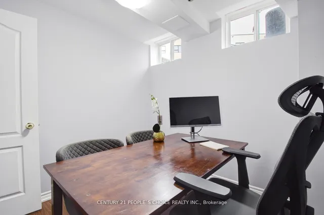 Additional image 37 of 4872 Capri Cres