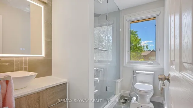 Additional image 22 of 17 Nantucket Cres