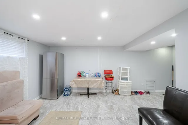 Additional image 10 of 90 Centre St