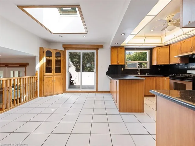 Additional image 10 of 165 Cavendish Crt