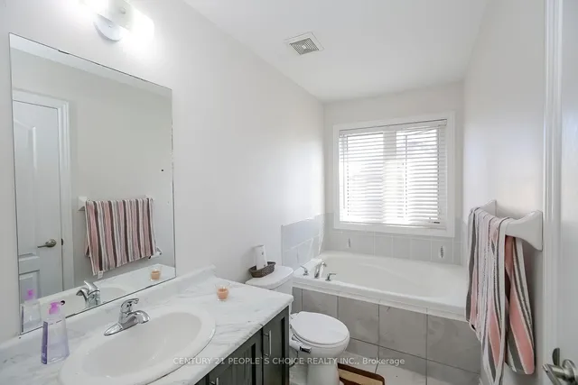 Additional image 37 of 58 Lanark Circ