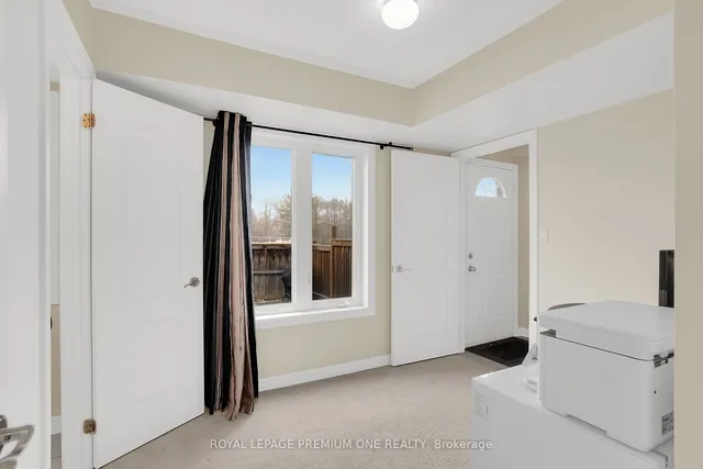 Additional image 5 of 46 Kayak Hts