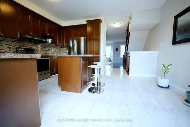 Additional image 22 of 5 Cedar Lake Cres