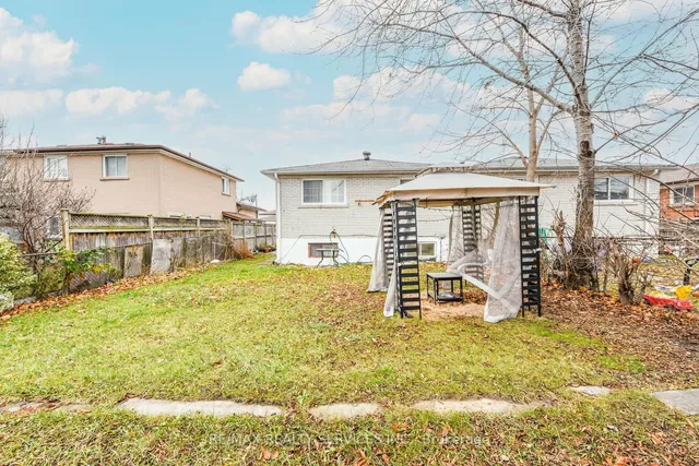 Additional image 3 of 3646 Corliss Cres